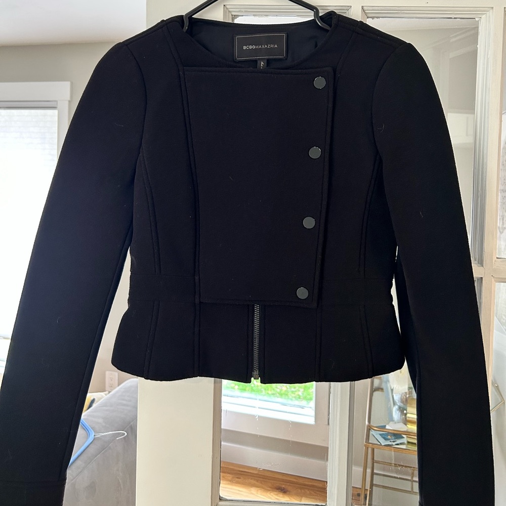 Like new BCBG fitted blazer